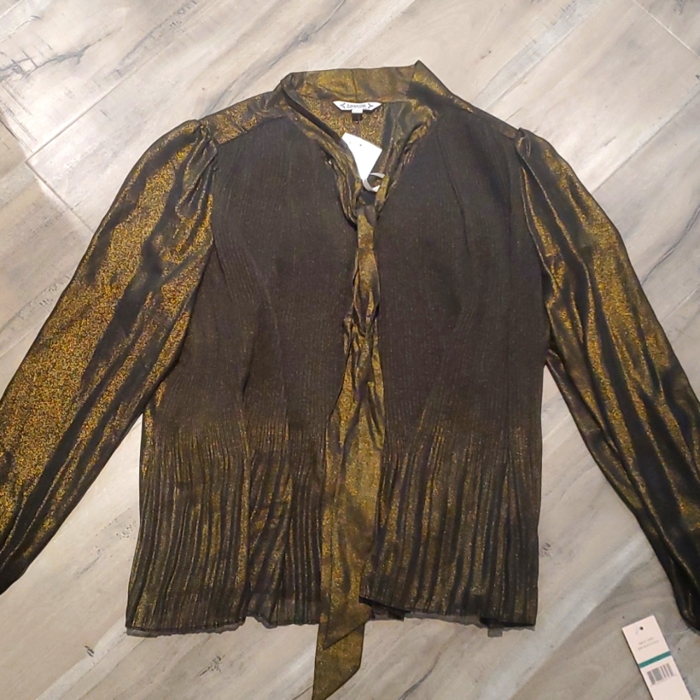 Cute blouse
